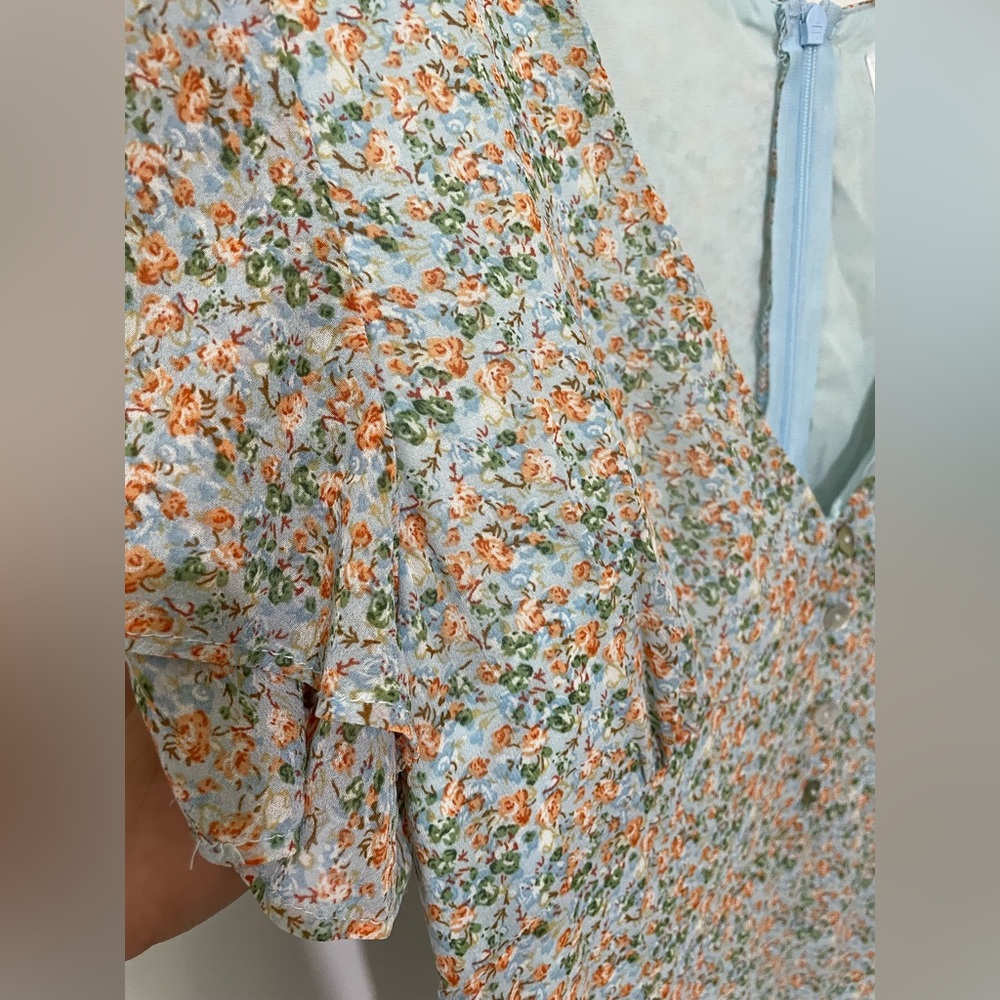 Petal + Pup Floral Midi Dress - Picture 3 of 11